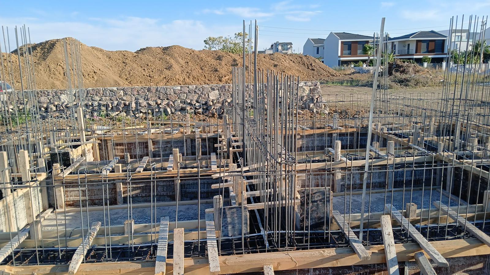 Urla temelden inşaat projesi fotoğraf 2 – temel, betonarme ve kaba inşaat